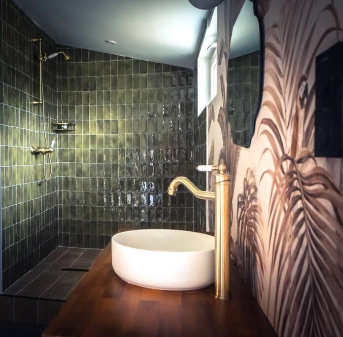 Maison Eliste - Love Gite Chic Avec Jacuzzi Interieur ラ・ガシイ エクステリア 写真